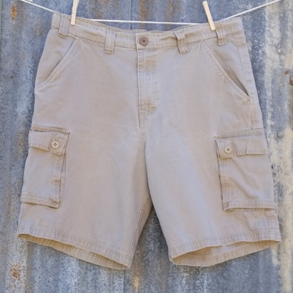 Tavarua Mens Cargo Shorts 38 EUC 100% Cotton